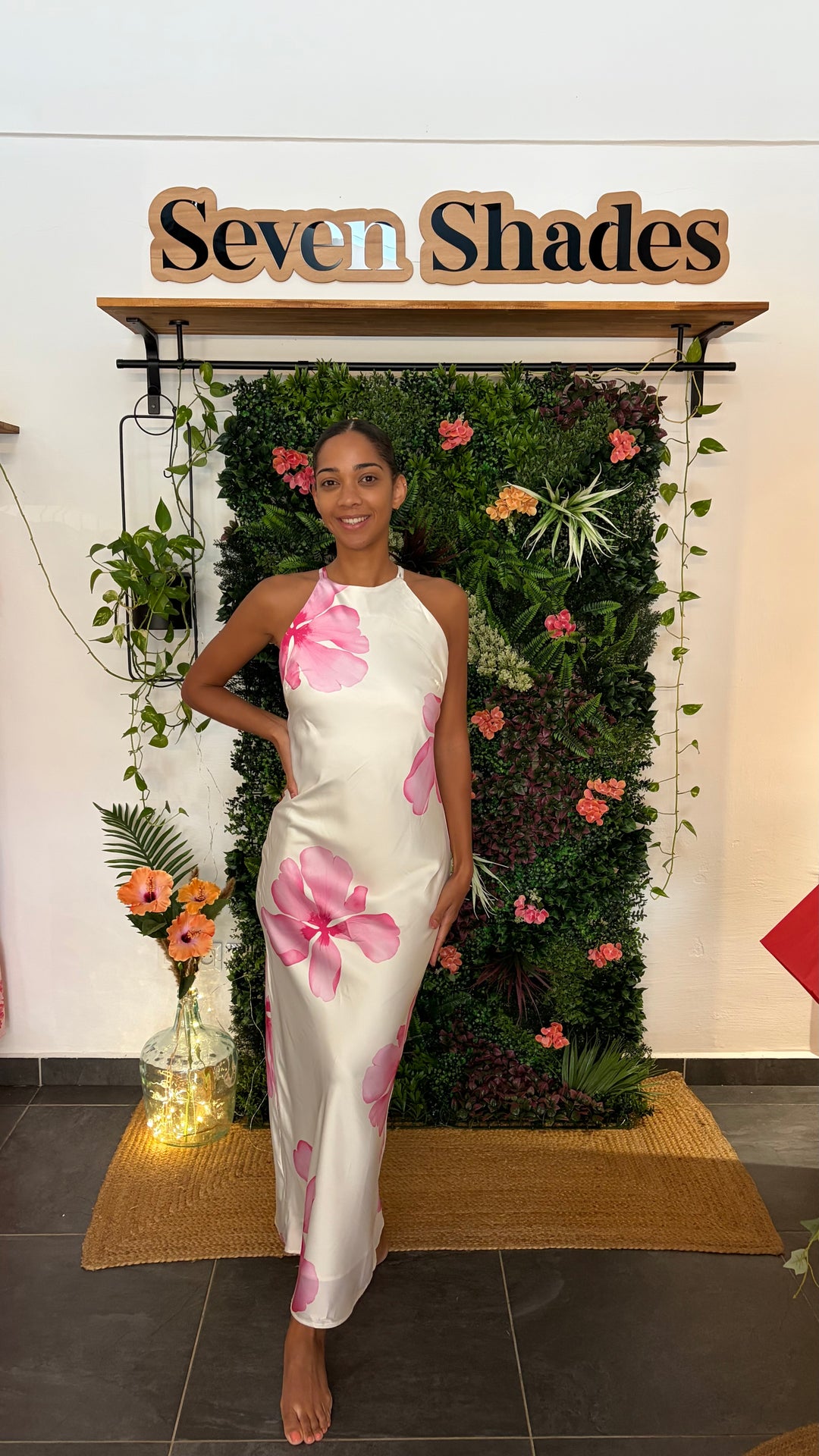 Robe longue FLORENCE satinée hibiscus jaune pastel – Seven Shades Réunion