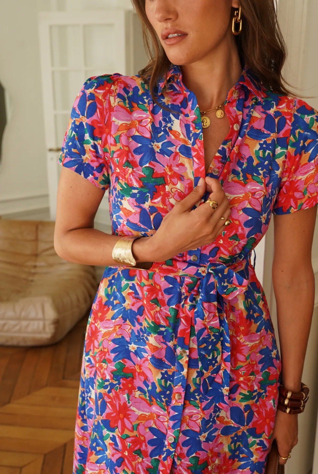 Robe chemise AGNÈS ceinturée fleurs bleu roi – Seven Shades Réunion