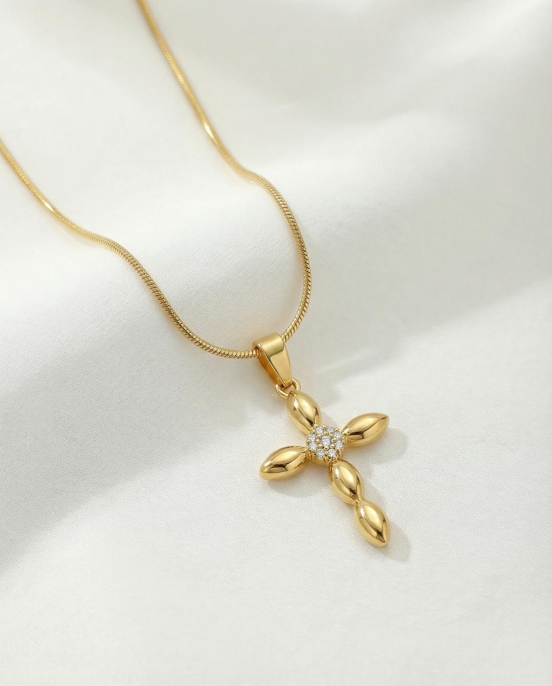 Collier pendentif croix acier inoxydable – Seven Shades Réunion